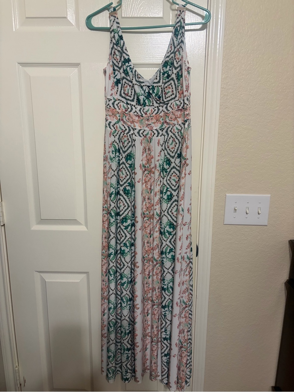 WhiteHouse&BlackMarket Sleeveless White Maxi Dress with Green & Tan Print NWOT